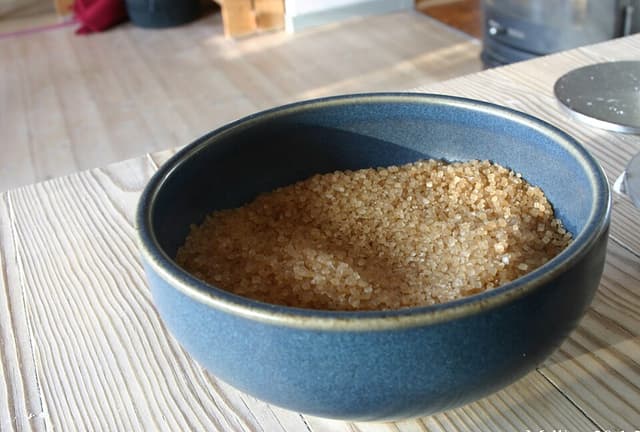 Sucre de canne (Saccharum Officinarum Extract) — plante utilisée en cosmétique naturel
